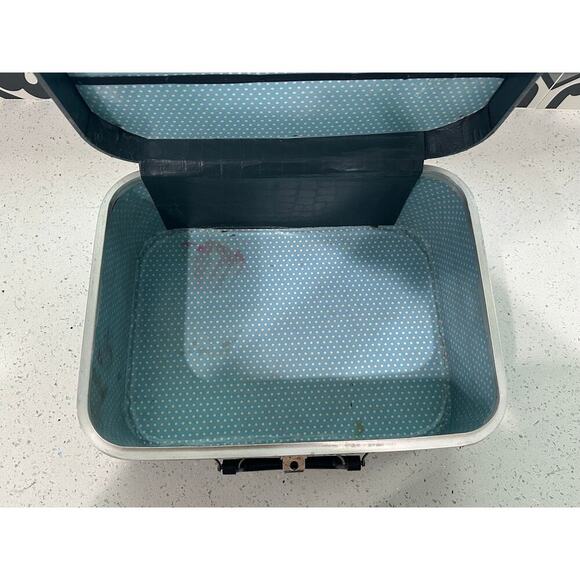Vintage Traincase ~ Blue Makeup or Toiletries Case 1950’s or 1960’s - Picture 4 of 4